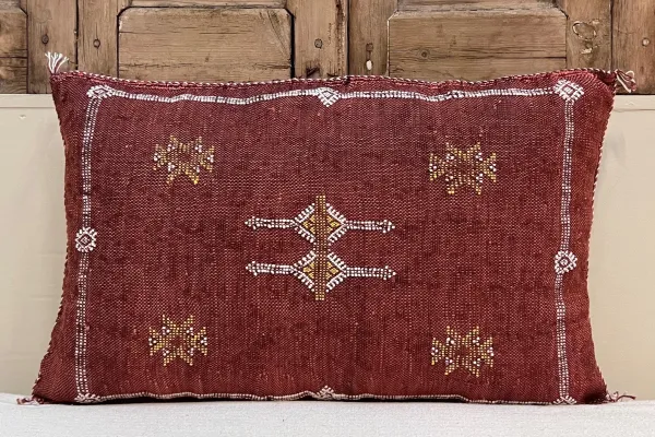 Sabra Kussen uit Marokko bordeauxrood 60cm x 40cm incl vulling nr.61105