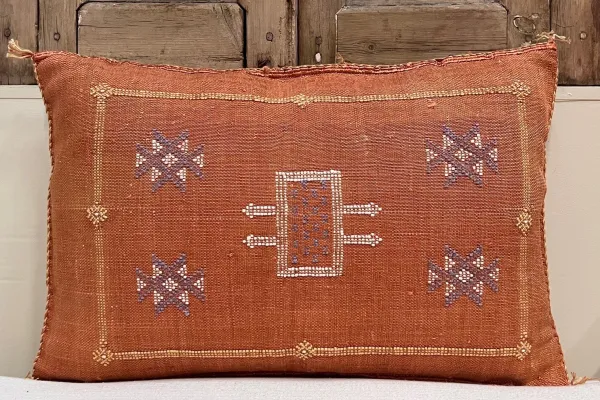 Sabra Kussen uit Marokko oranje / rood 60cm x 40cm incl vulling nr.61122