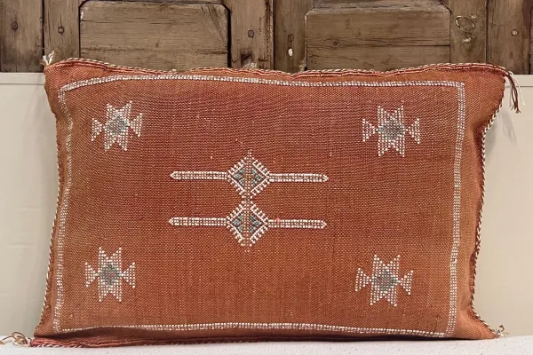 Sabra Kussen uit Marokko oranje / rood 60cm x 40cm incl vulling nr.61165