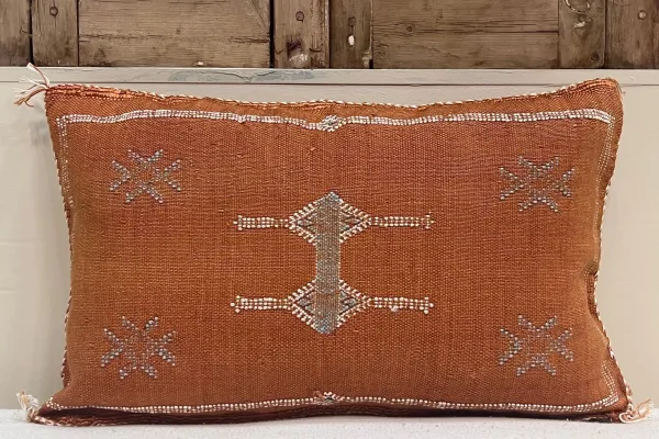 Sabra Kussen uit Marokko oranje / rood 60cm x 40cm incl vulling nr.61166