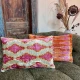 Ikat Velvet kussen roze met diverse kleuren 60cm x 40cm