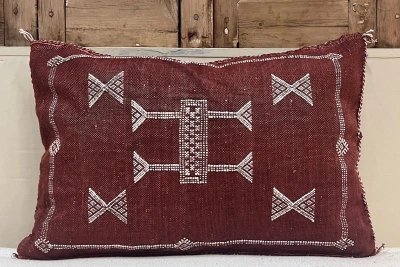 Sabra Kussen uit Marokko bordeauxrood 60cm x 40cm incl vulling nr.61188