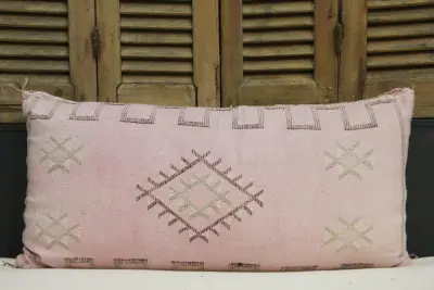 Sabra Kussen uit Marokko roze 100cm x 50cm incl vulling nr. 91236
