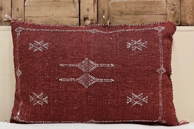 Sabra Kussen uit Marokko bordeauxrood 60cm x 40cm incl vulling nr.61106
