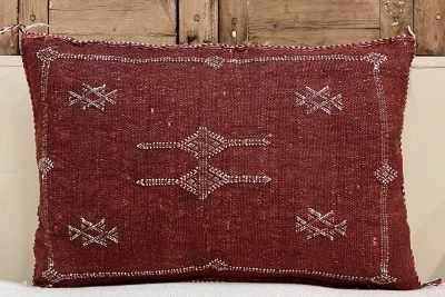 Sabra Kussen uit Marokko bordeauxrood 60cm x 40cm incl vulling nr.61108