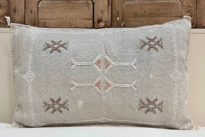 SALE Sabra Kussen uit Marokko 60cm x 40cm incl vulling nr.61147 (kussen heeft vlekjes)